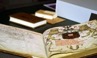 Lübecker Archiv zeigt das Lübecker Pfundzollbuch aus dem Jahr 1368
