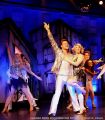 Saturday Night Fever – Das Erfolgs-Musical „Saturday Night Fever“ bringt die Bühne mit den Hits der Bee Gees zum Beben