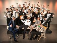 Westfalia Big Band: Swing bis Pop im Big Band-Sound – Gemeinsamer Auftritt mit Liedermacher Jürgen Timm.